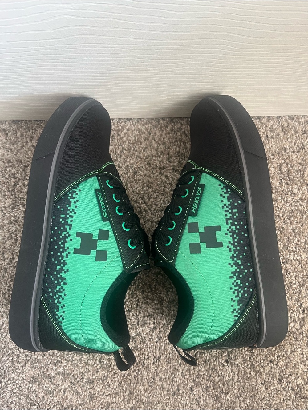 Heelys YOUTH Green and Black Mind Craft Skate Sneakers